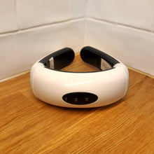 Cargar imagen en el visor de la galería, Masajeador de Cuello y Espalda Electromagnético